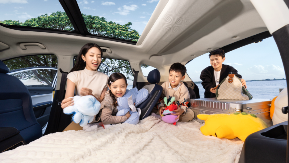 9.98-14.98万元  大七座电混SUV  X8 E家正式上市1233.png